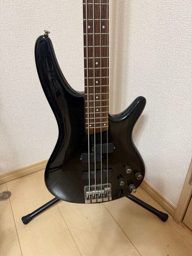 Guitare basse électrique