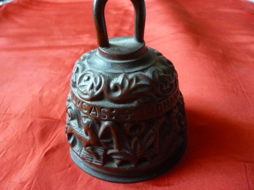 Petite cloche - petite, en