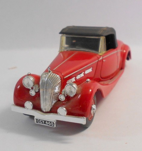 Dinky scale diecast model - dinky,