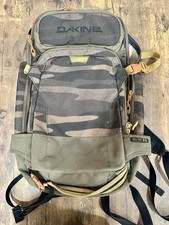 Dakine Heli Pro 20 L Snowboard Ski backpack with waist strap Camo