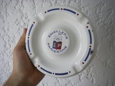 ancien cendrier émaillé