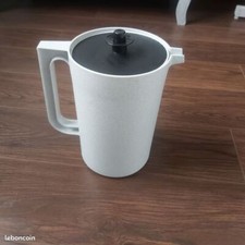 grand pichet rond  eau