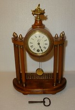 MAGNIFIQUE PETITE PENDULE A 6 COLONNETTES STYLE LOUIS XVI FIN 19 èm début 20 ème