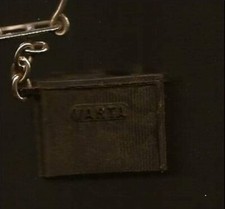 02: KEYRING FIGURE BATTERY CAR VARTA