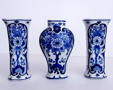 ROYAL DELFT PORCELEYNE FLES - 3 PIECE SET OF SMALL  VASES - THE ORIGINAL BLUE
