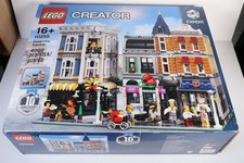 LEGO 10255 LA PLACE DE