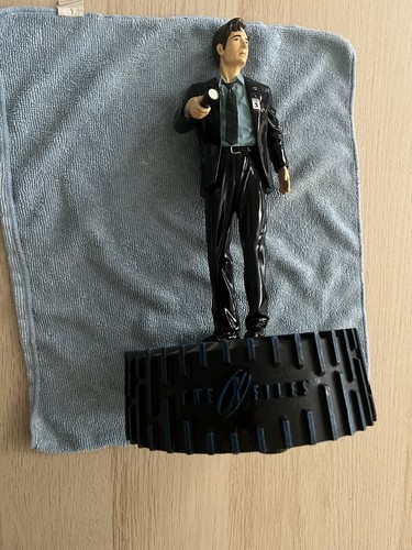 The files statue fox mulder - x-files,