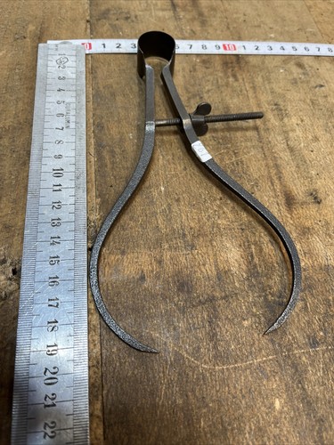 Old tool compass outil - tool,