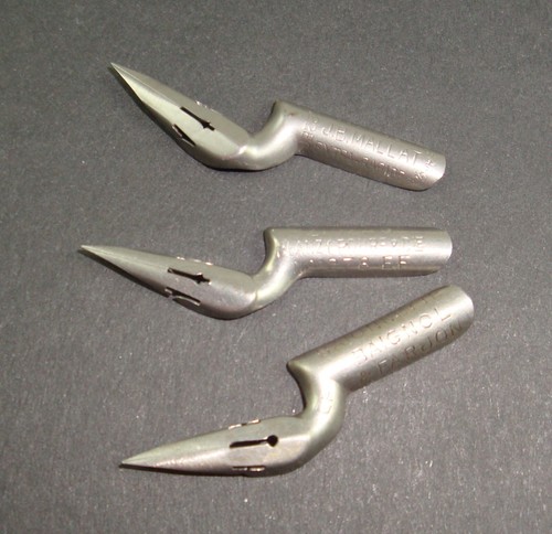 Lot 3 plumes - n°12,