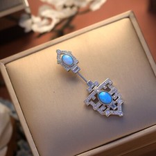 Broche Pin Dentelle Serti de