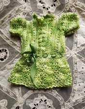 jolie robe crochet poupée