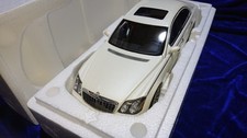AUTOart 1/18 76158 Maybach 57 S 2005 White 389535
