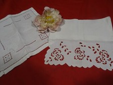 lot=lin blanc  2piéceslinge ancien =broderie richelieu mono =porte serviette