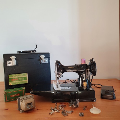 Singer featherweight 222k - singer,