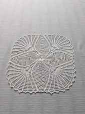 Napperon carré au crochet –