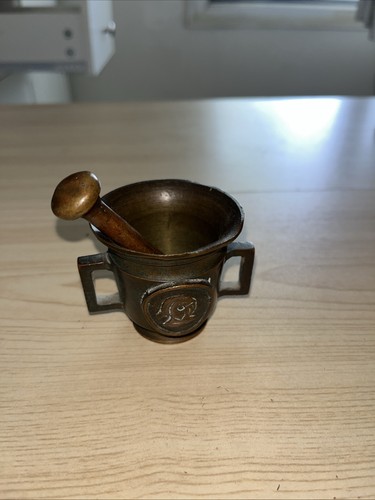 Ancien mortier pilon - mortier,