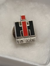 pin's boutonniere IH