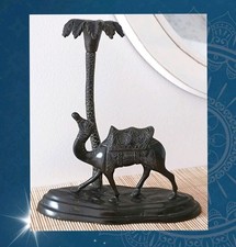 Bougeoir Statuette en Bronze Patiné Foncé Dromadaire Sous un Palmier 1,300kg