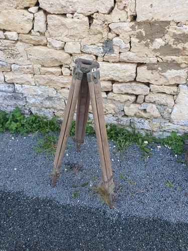 Trépied arpenteur ancien en - d'arpenteur,