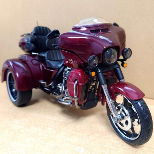 Harley davidson cvo tri - 1/12,