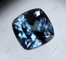 Coussin carré en alexandrite