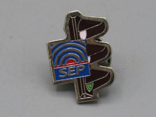 Pin sep feu - feu, tricolore