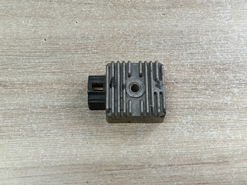 Regulateur tension - regulateur,
