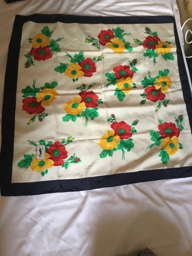 Foulard 100 soie - %, yves