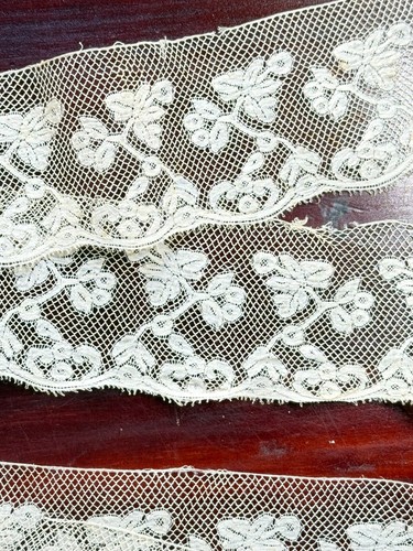 Dentelle ancienne - ancienne,
