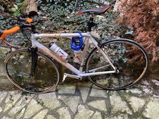 vélo de course cannondale SIX