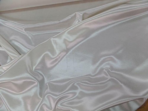 Tissu très beau satin viscose