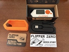 Flipper Zéro  avec sa boite