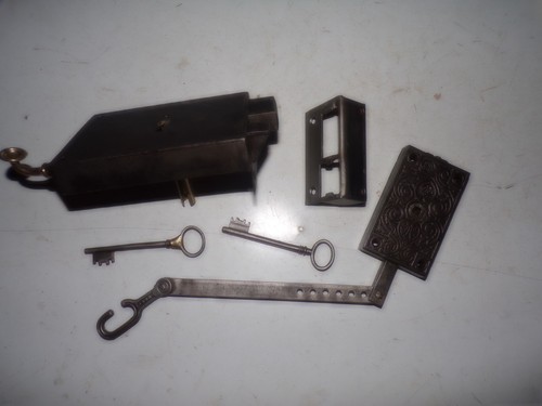 Serrure anciennes avec - , boitier