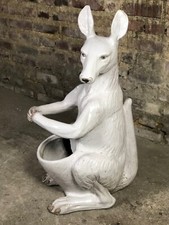 Porte parapluie kangourou faïence émaillée blanc patiné Italy 1970's