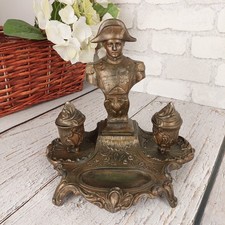 Antique encrier en régule