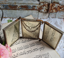 ANCIEN PETIT MIROIR DE BARBIER TRIPTYQUE DECOR DE ROI ET REINE