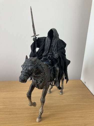 Figurine ringwraith and horse - ringwraith,