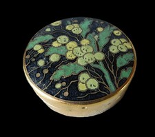 Ancien Petit Poudrier Pub