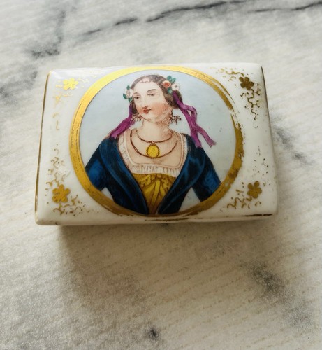 Petite boîte porcelaine - petite, en