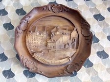 Une assiette imitation bois