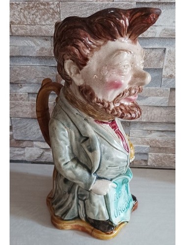 Pichet anthropomorphe - , en
