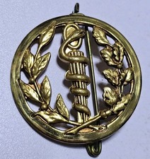 Un insigne militaire de beret