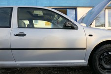 VW Golf 4 porte avant droite