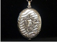 ancien grand pendentif porte