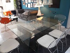 Table contemporaine en verre