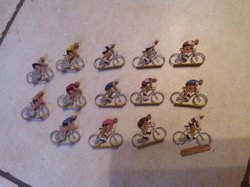 Jouet ancien cyclistes - 9,