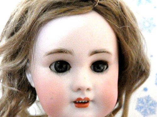 Jolie petite poupée dep - jolie,