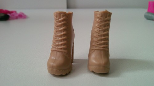 Chaussures poupee barbie - chaussures,