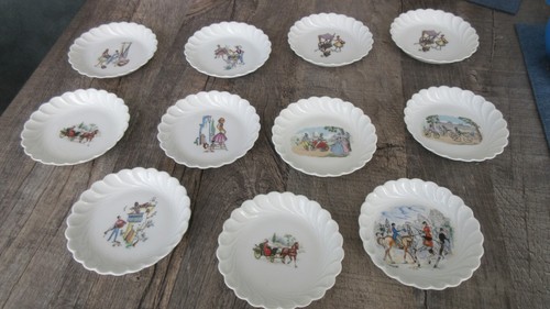 Lot petites assiettes à - 11,