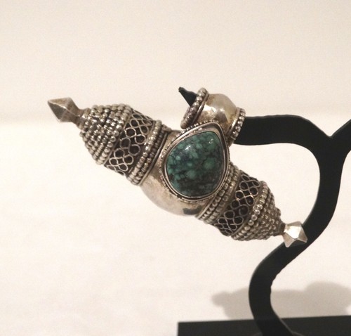 Gros pendentif reliquaire - , tube
